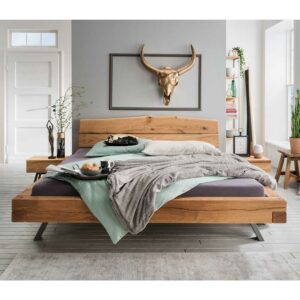 Möbel4Life Massivholz Bett in Wildeichefarben geölt zwei Nachtkommoden (dreiteilig)