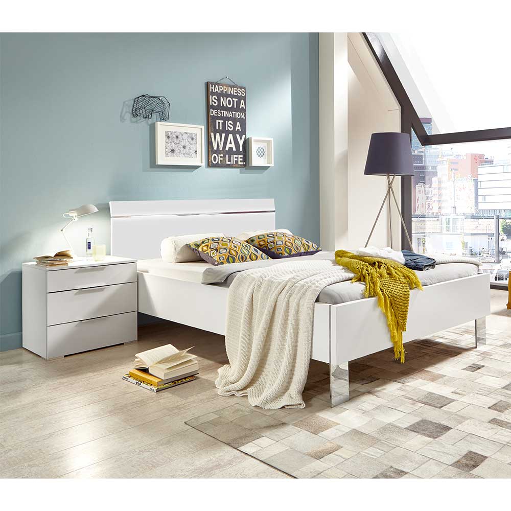 Star Möbel Betten modern in Weiß und Chromfarben Made in Germany