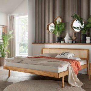 Dreaming Forest Massivholzbett mit Geflecht aus Wildeiche und Rattan Skandi Design