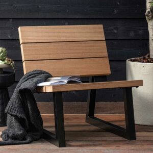 Basilicana Outdoor-Stuhl aus Abachi Holz Untergestell aus Metall