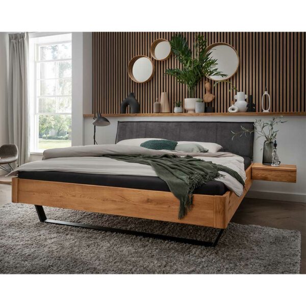Möbel4Life Wildeiche Massivbett mit Bügelgestell aus Metall Industry und Loft Stil