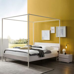 TopDesign Massivholz Bettgestell mit Himmel im Skandi Design 200 cm hoch