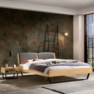 TopDesign Holz Bett Industriestil mit Metall Bügelgestell Eiche hell und Dunkelgrau