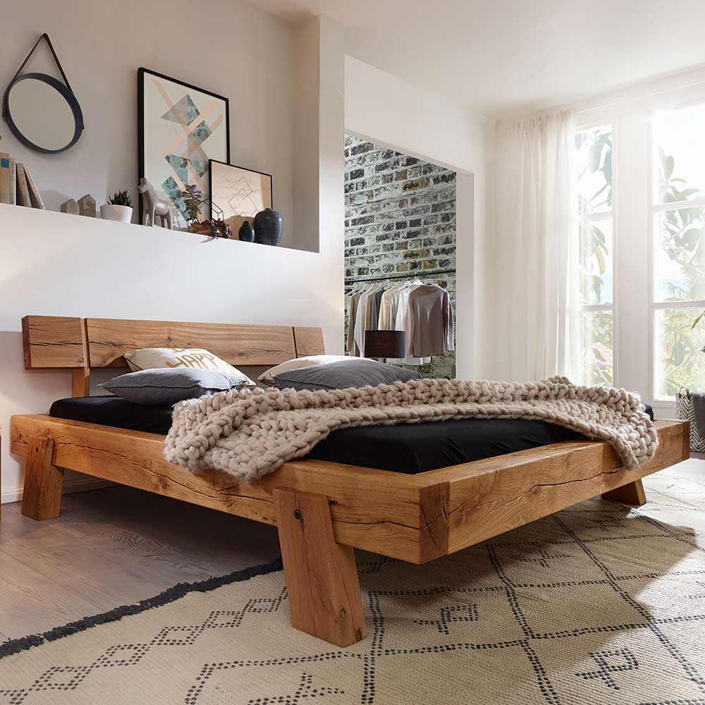 Basilicana Balkenholz Bett aus Wildeiche Massivholz Landhaus Design