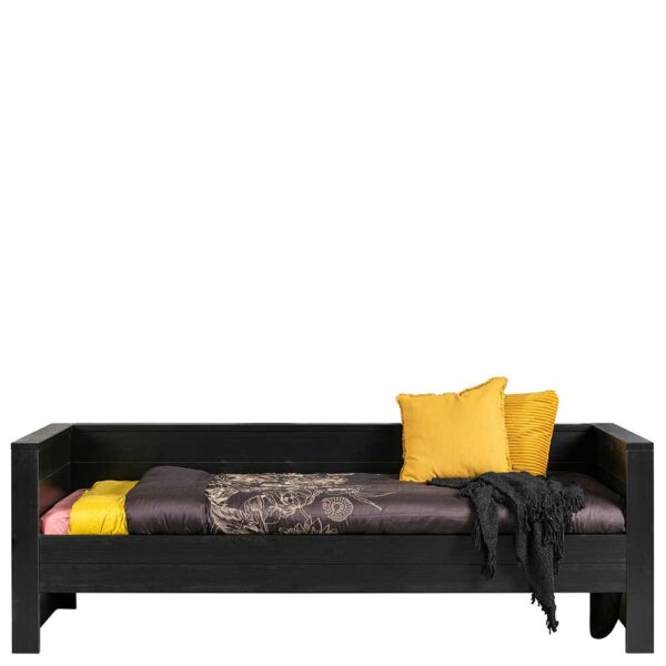 Basilicana Bett in Schwarz Kiefer massiv Skandi Design