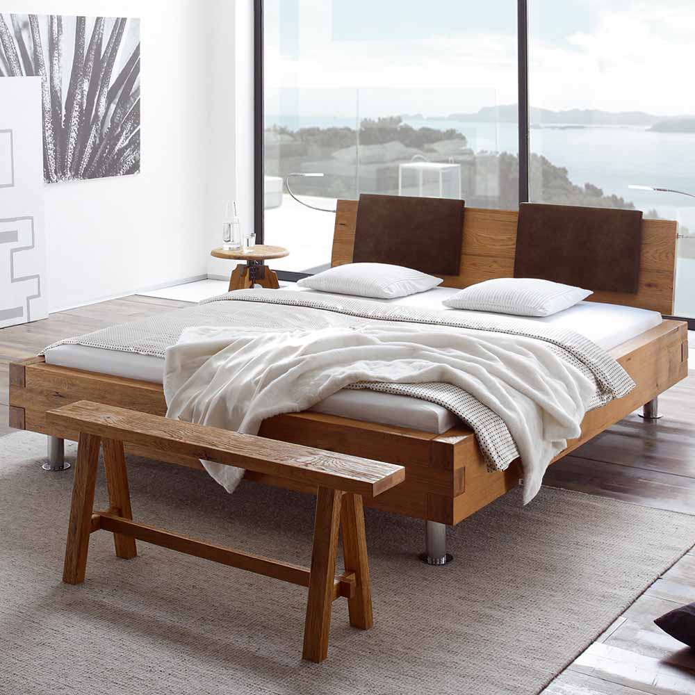 TopDesign Bett aus Wildeiche massiv mit Klemmkissen