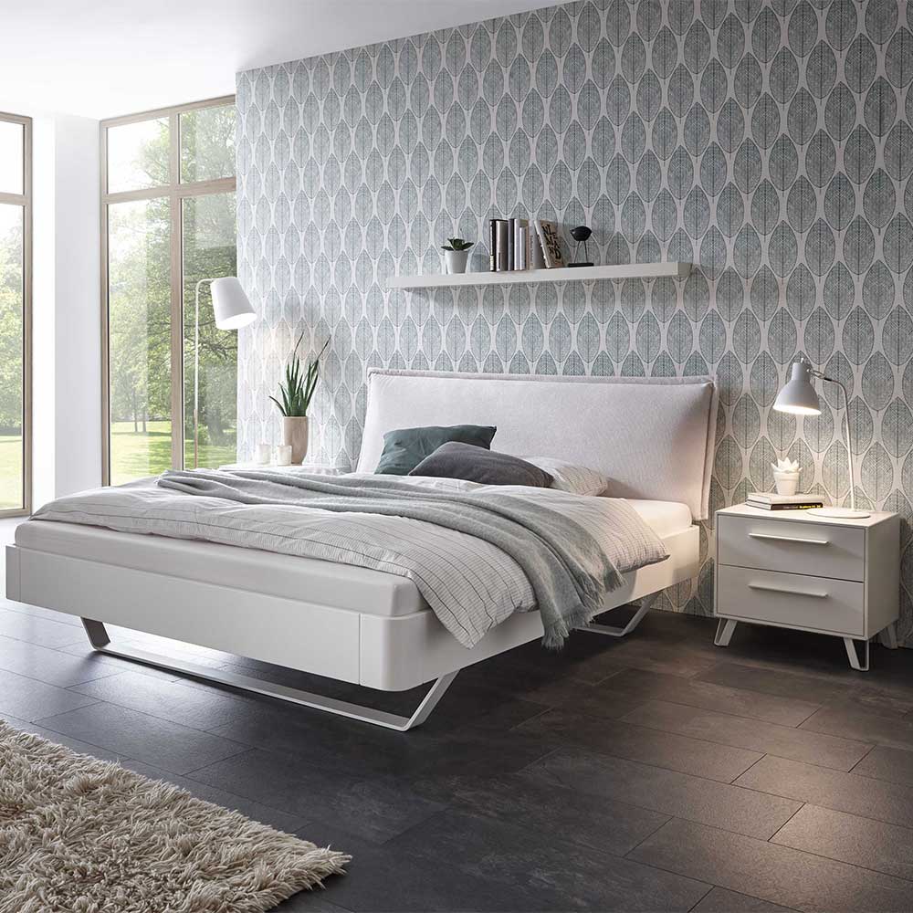 TopDesign Weißes Bett aus Buche Massivholz und Metall Nachtkommoden (dreiteilig)